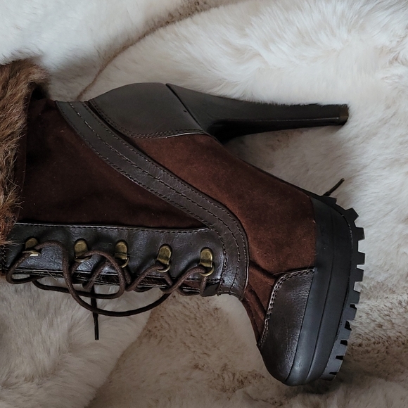 Ladies boots (NWOT) - Picture 6 of 8